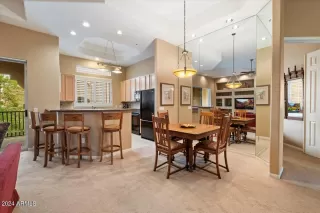 Photo #5: 6669716 Listing