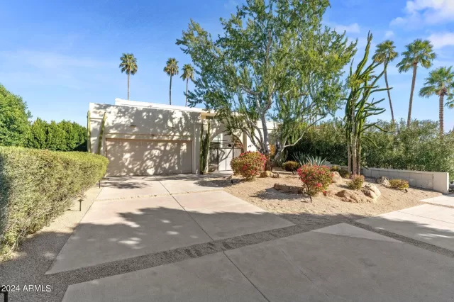 MLS: 6669828 Condo For Sale