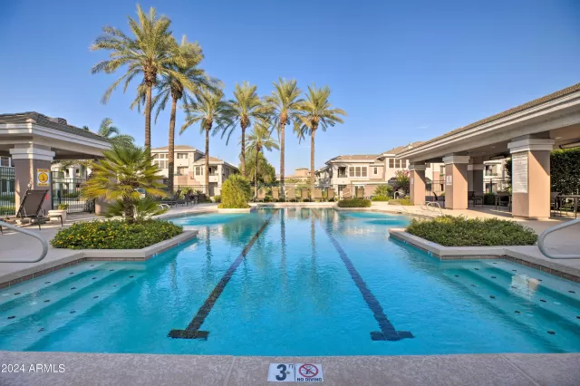 MLS: 6669928 Condo For Sale