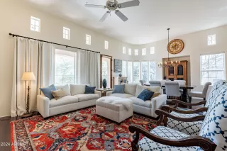 Photo #5: 6670136 Listing