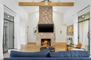 Photo #3: 6670191 Listing