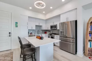 Photo #2: 6670255 Listing