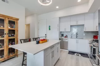 Photo #3: 6670255 Listing