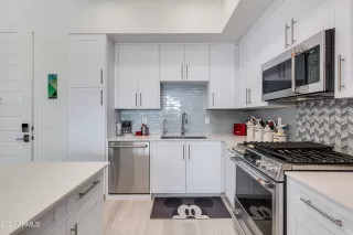 Photo #4: 6670255 Listing