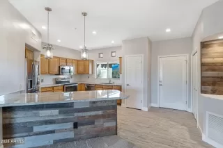 Photo #1: 6670256 Listing