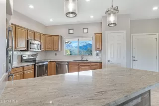 Photo #6: 6670256 Listing