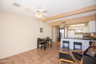 Photo #4: 6670433 Listing