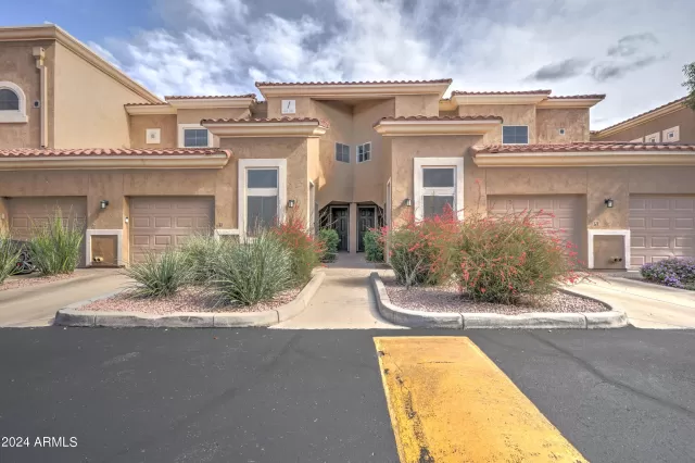 MLS: 6670656 Condo For Sale