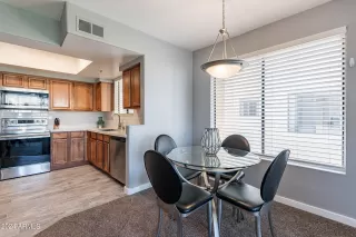 Photo #3: 6670757 Listing