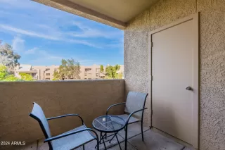 Photo #5: 6670757 Listing