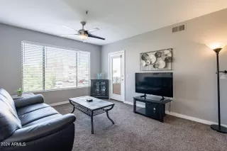 Photo #6: 6670757 Listing