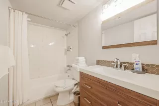 Photo #5: 6671083 Listing