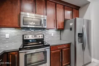 Photo #5: 6671255 Listing