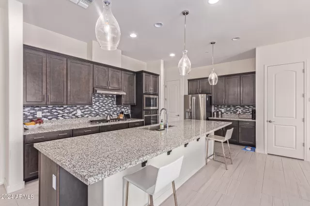 MLS: 6671283 Condo For Sale