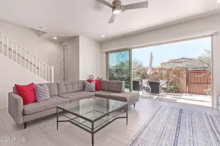 Photo #5: 6671283 Listing