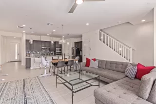 Photo #6: 6671283 Listing