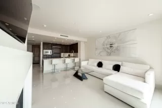 Photo #6: 6671878 Listing