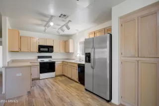 Photo #4: 6671903 Listing