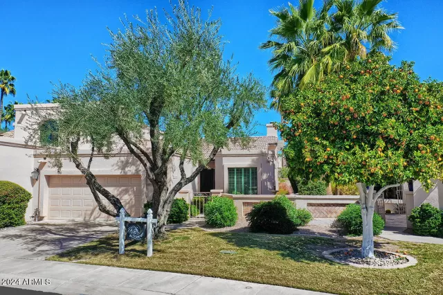 MLS: 6671912 Condo For Sale