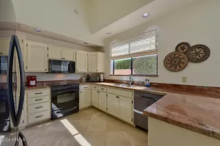 Photo #4: 6671912 Listing