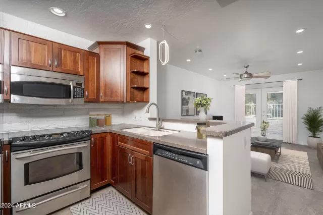 MLS: 6672113 Condo For Sale