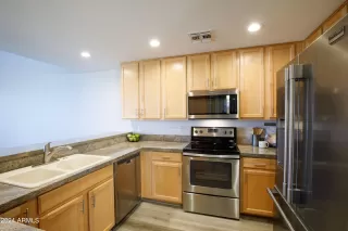 Photo #2: 6672132 Listing