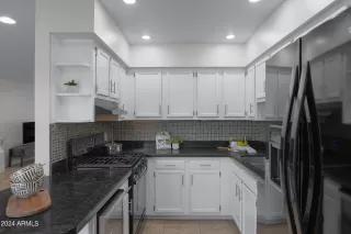 Photo #5: 6672498 Listing