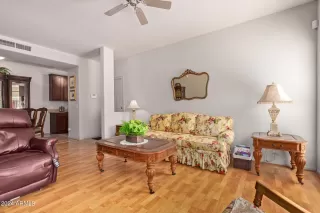 Photo #5: 6672543 Listing