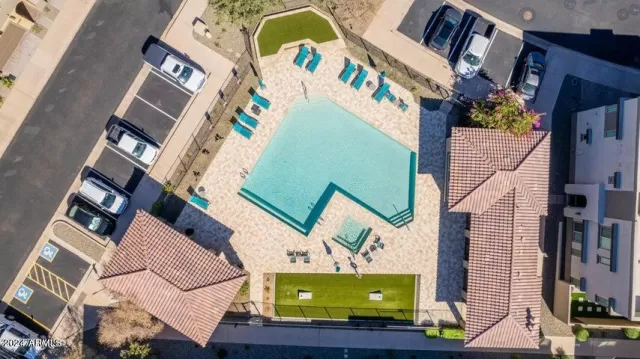 MLS: 6672572 Condo For Sale