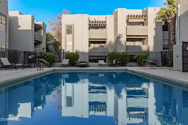 MLS: 6672670 Condo For Sale