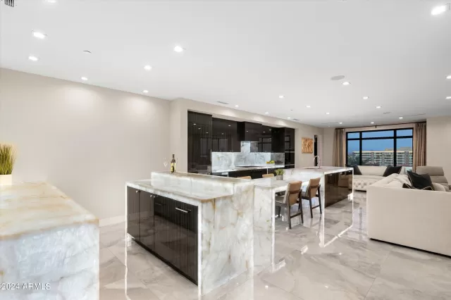 MLS: 6672750 Condo For Sale