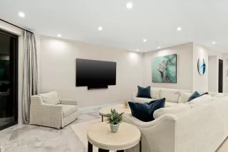 Photo #4: 6672750 Listing