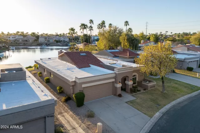 MLS: 6673012 Condo For Sale
