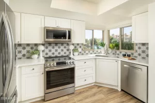 Photo #5: 6673012 Listing