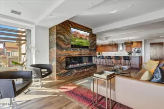 Photo #2: 6673036 Listing