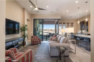 Photo #5: 6673067 Listing