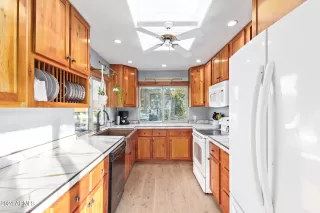 Photo #2: 6673103 Listing