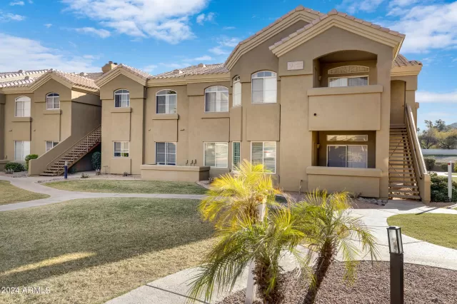 MLS: 6673126 Condo For Sale