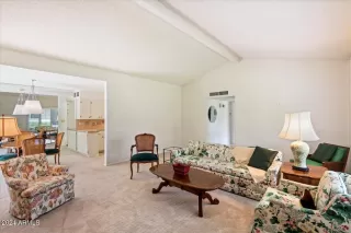 Photo #2: 6673165 Listing 