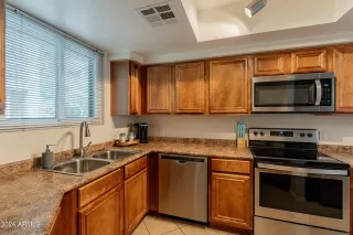 Photo #3: 6673265 Listing