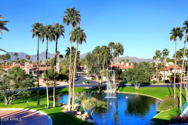 MLS: 6673600 Condo For Sale