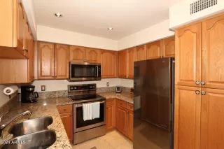 Photo #5: 6673600 Listing 