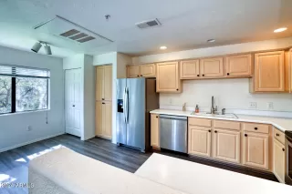 Photo #5: 6673615 Listing