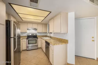 Photo #5: 6673694 Listing