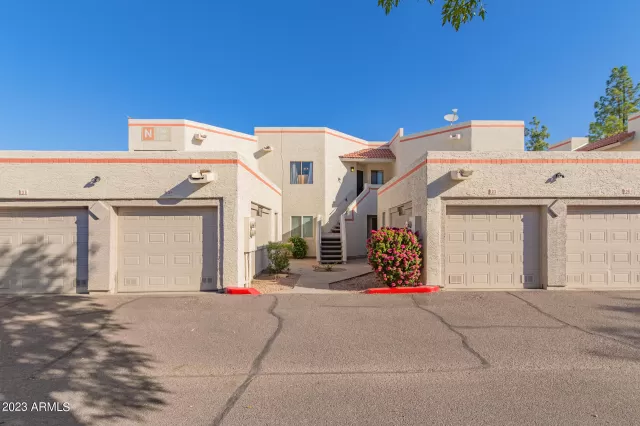 MLS: 6673706 Condo For Sale