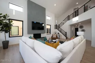 Photo #3: 6673841 Listing