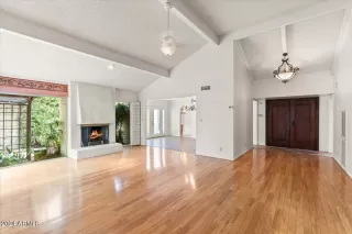 Photo #3: 6673857 Listing