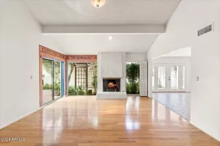 Photo #4: 6673857 Listing