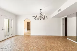 Photo #5: 6673857 Listing