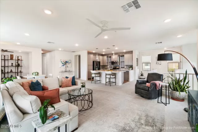 MLS: 6673934 Condo For Sale